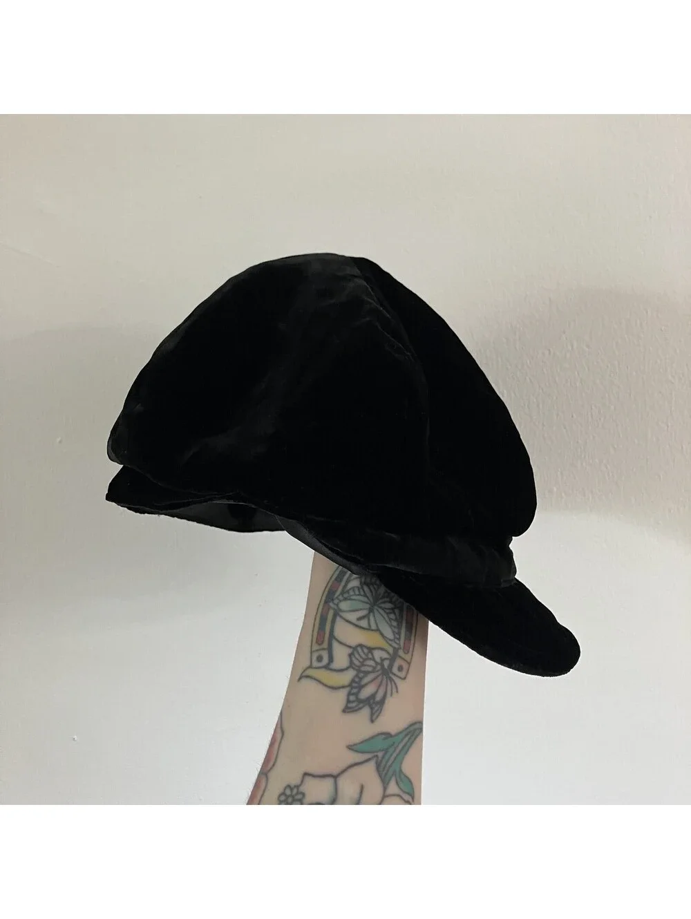 VTG Y2K Liz Claiborne NEWSBOY CABBIE Black Velvet Hat Cap Womens French Villager